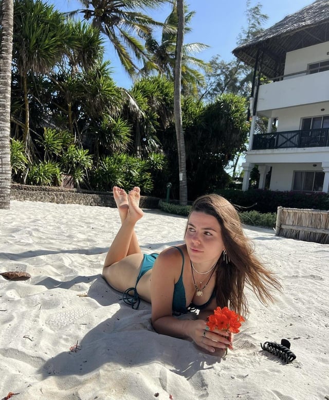 pamela paolini feet 1