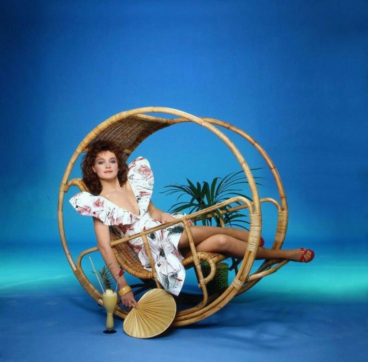 pamela sue martin feet 5