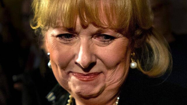 pamela wallin feet 6