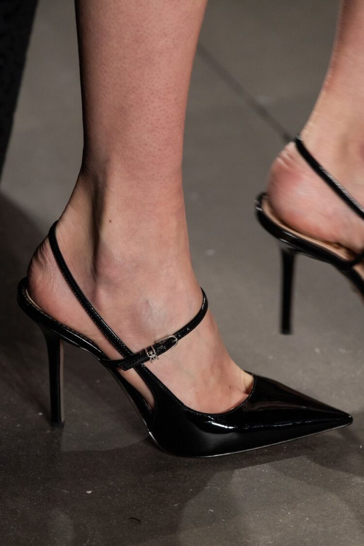 pamella roland feet 5