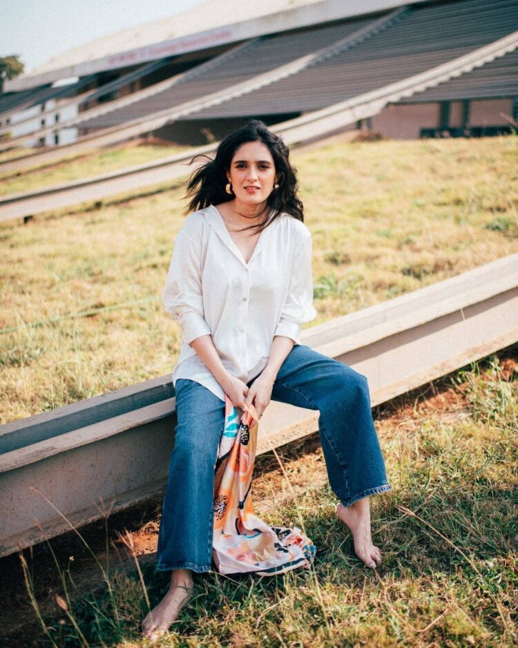 pankhuri awasthy feet 6