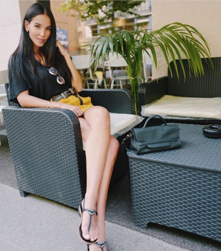 paola di benedetto feet 4