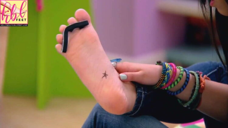 paola elizabeth feet 6