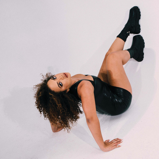 paola guanche feet 5