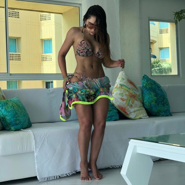 paola jara feet 3