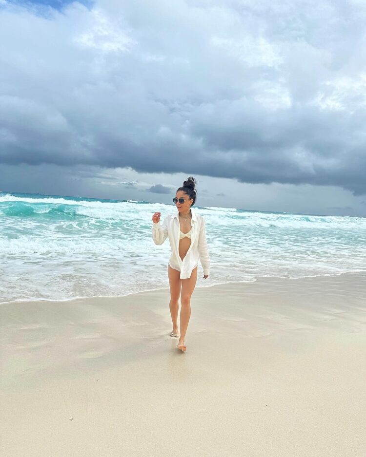 paola longoria feet 3