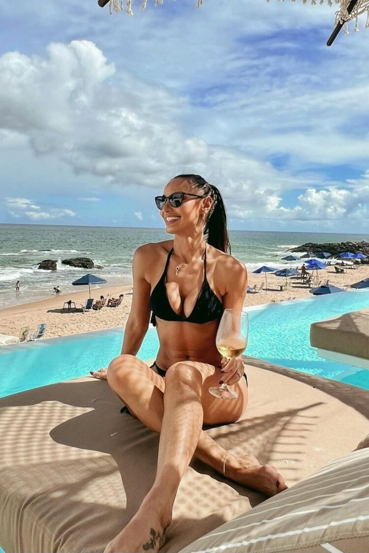 paola rodrigues feet 2