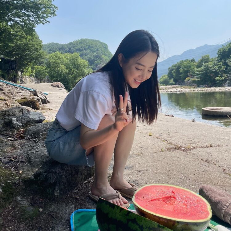 park bo young feet 1