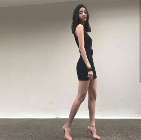 park su bin feet 5