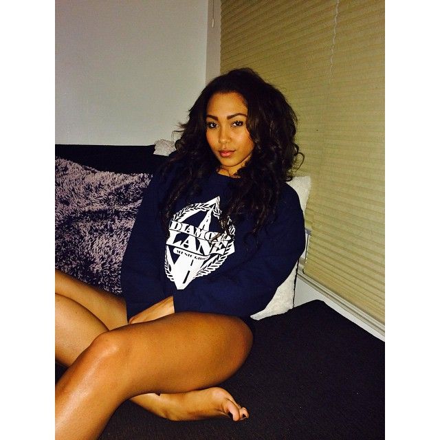 parker mckenna posey feet 5