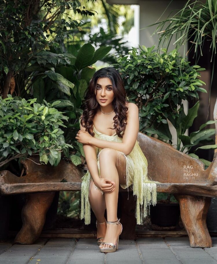 parvatii nair feet 4