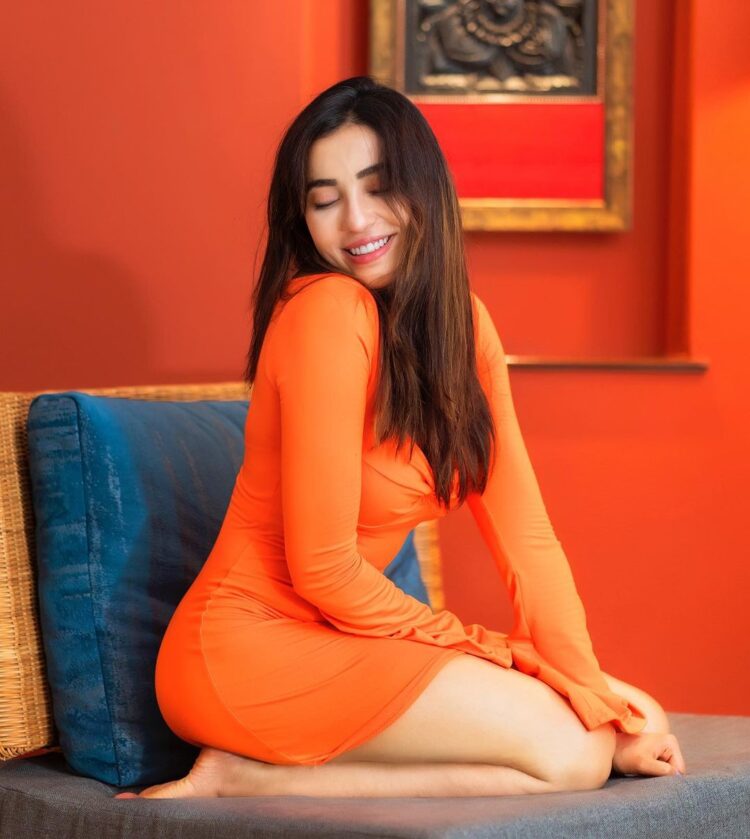 parvatii nair feet 5