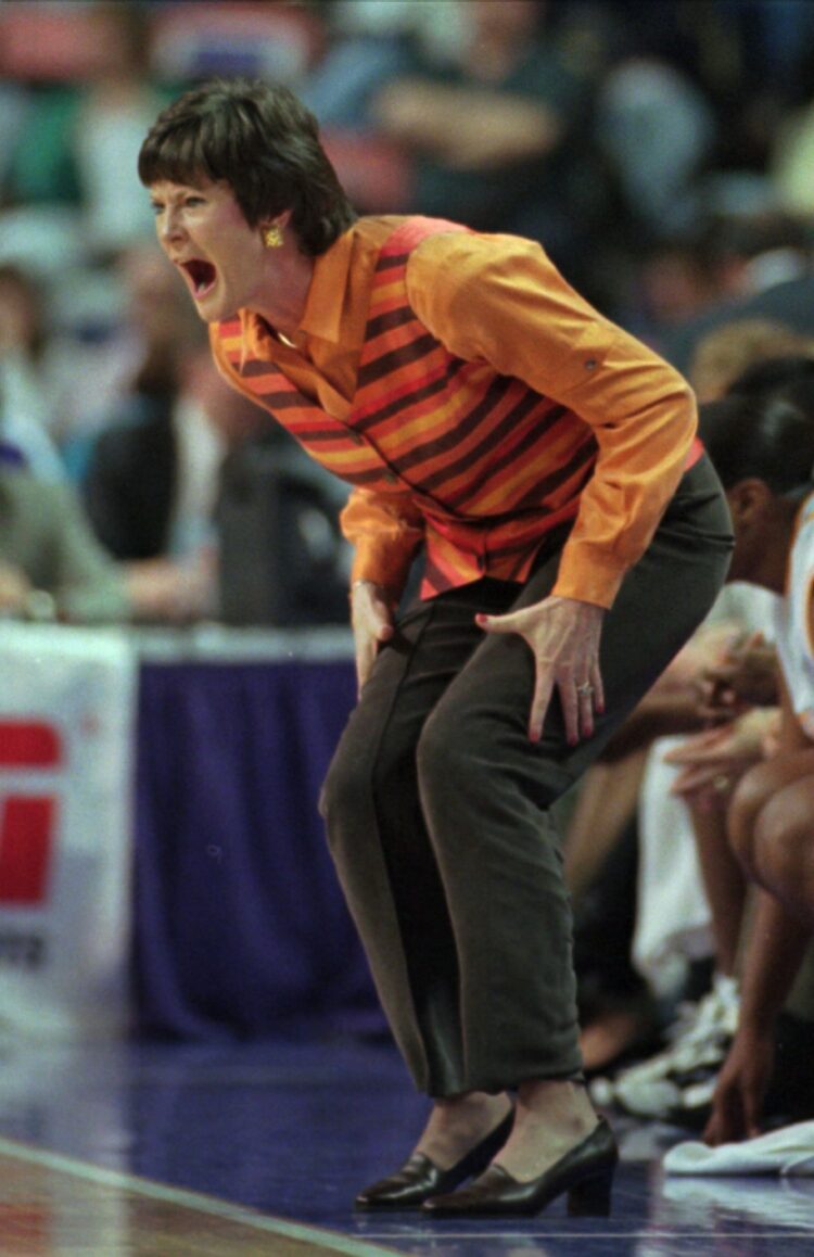 pat summitt feet 5