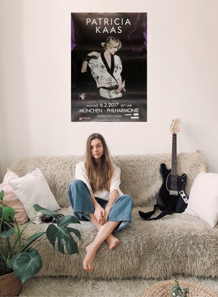 patricia kaas feet 4