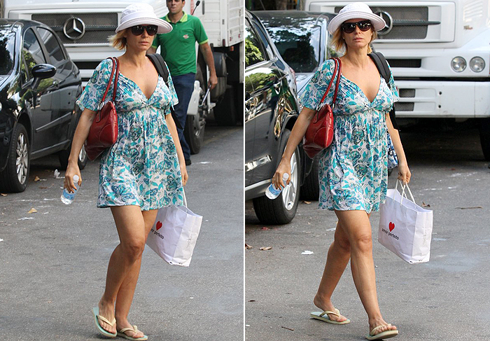 paula burlamaqui feet 3