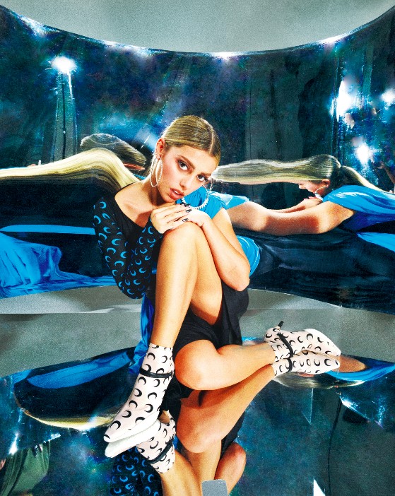 paula cendejas feet 2