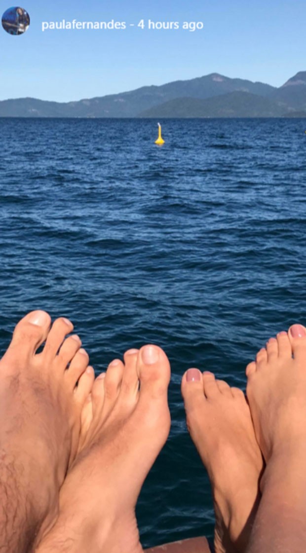 paula fernandes feet 5
