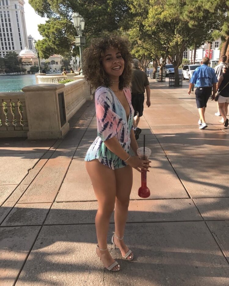 pauline brown feet 5