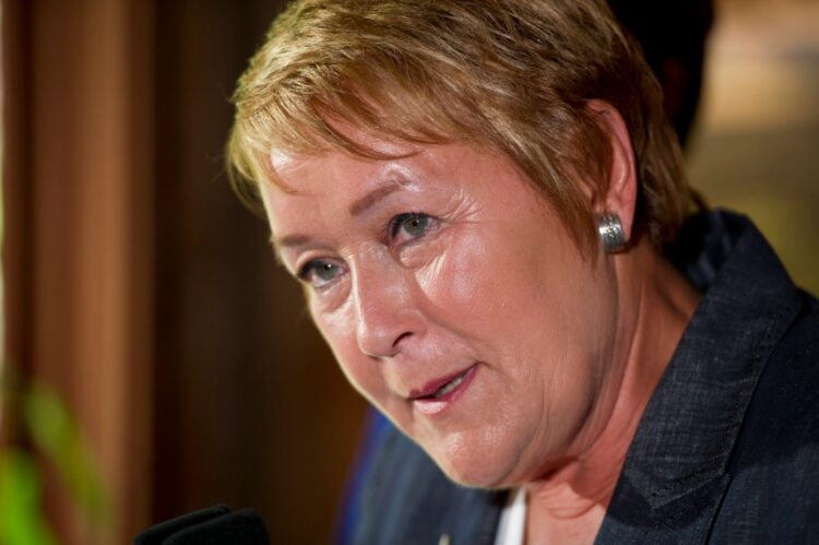 pauline marois feet 3