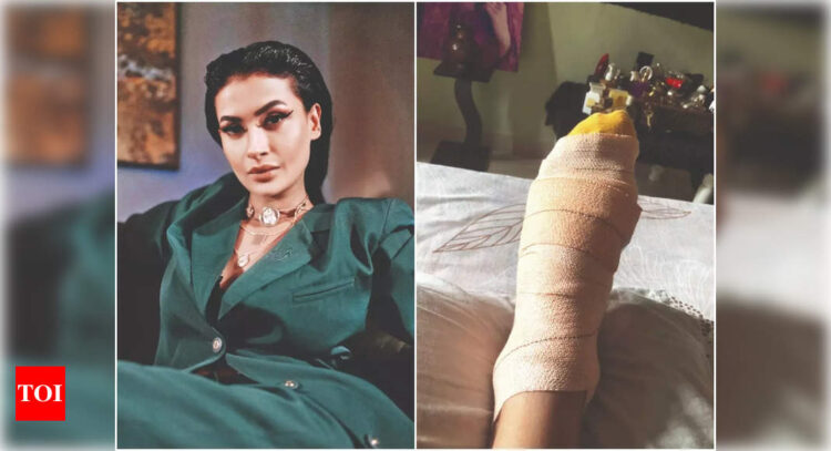 pavitra punia feet 1