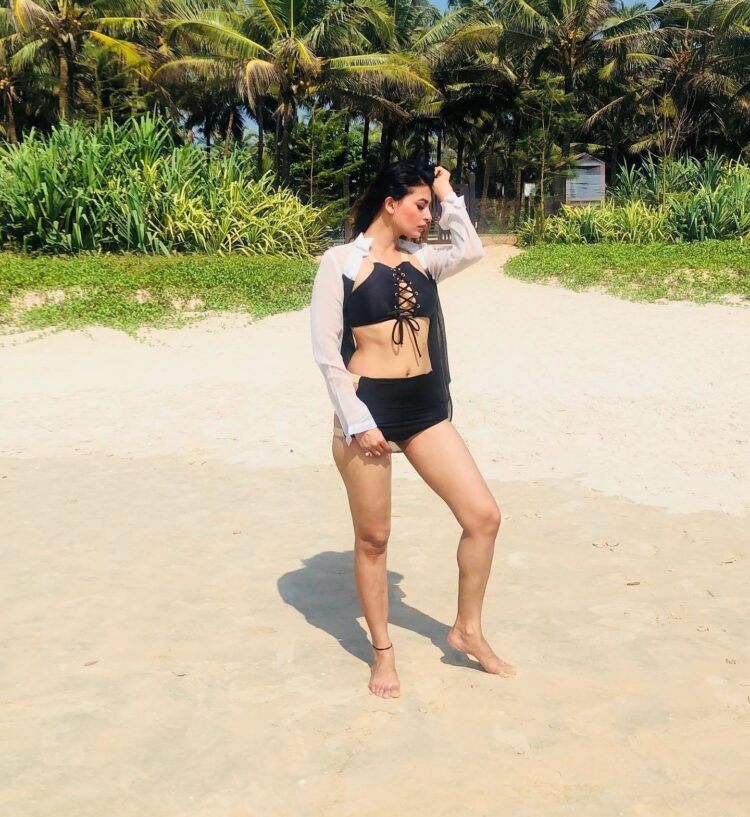 pavitra punia feet 4