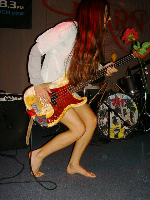 paz lenchantin feet 2