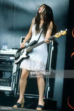 paz lenchantin feet 5