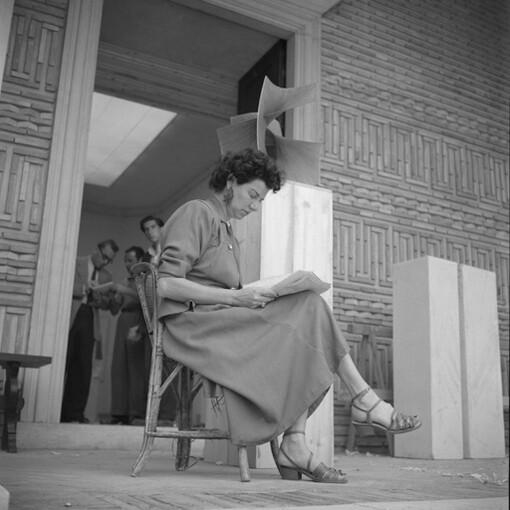 peggy guggenheim feet 6