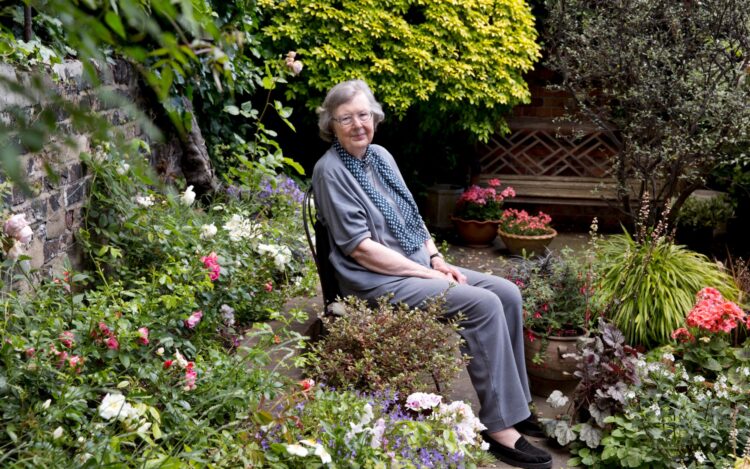 penelope lively feet 2