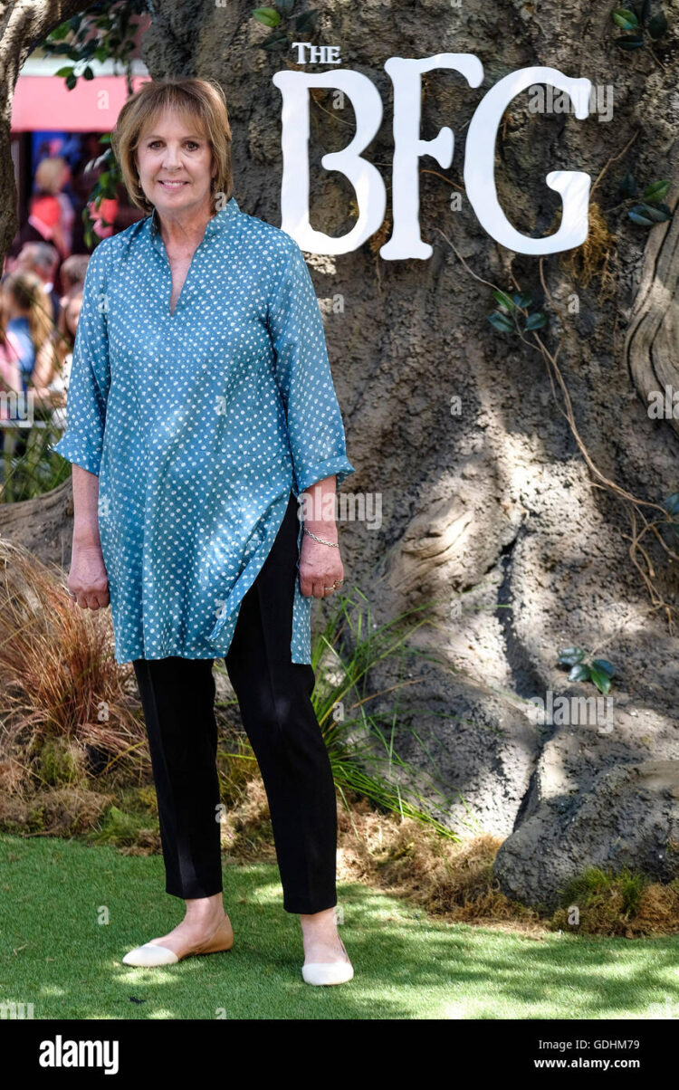 penelope wilton feet 2