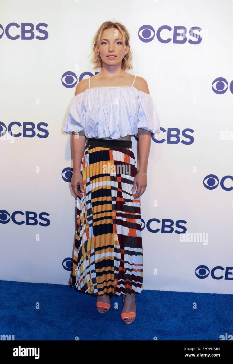 perdita weeks feet 5