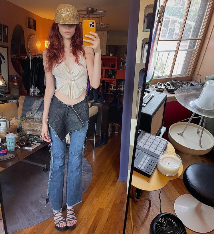 perla haney jardine feet 3