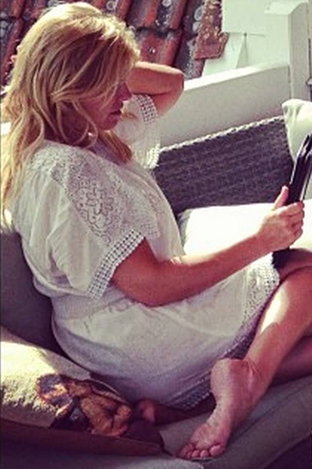 pernilla wahlgren feet 4