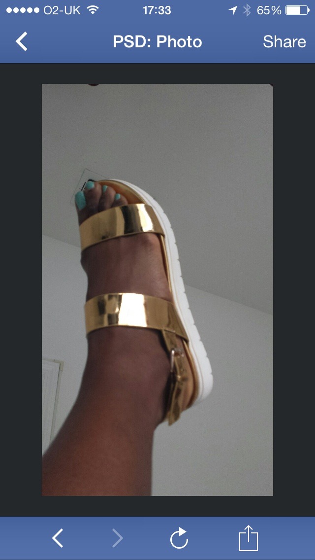 perri shakes drayton feet 6