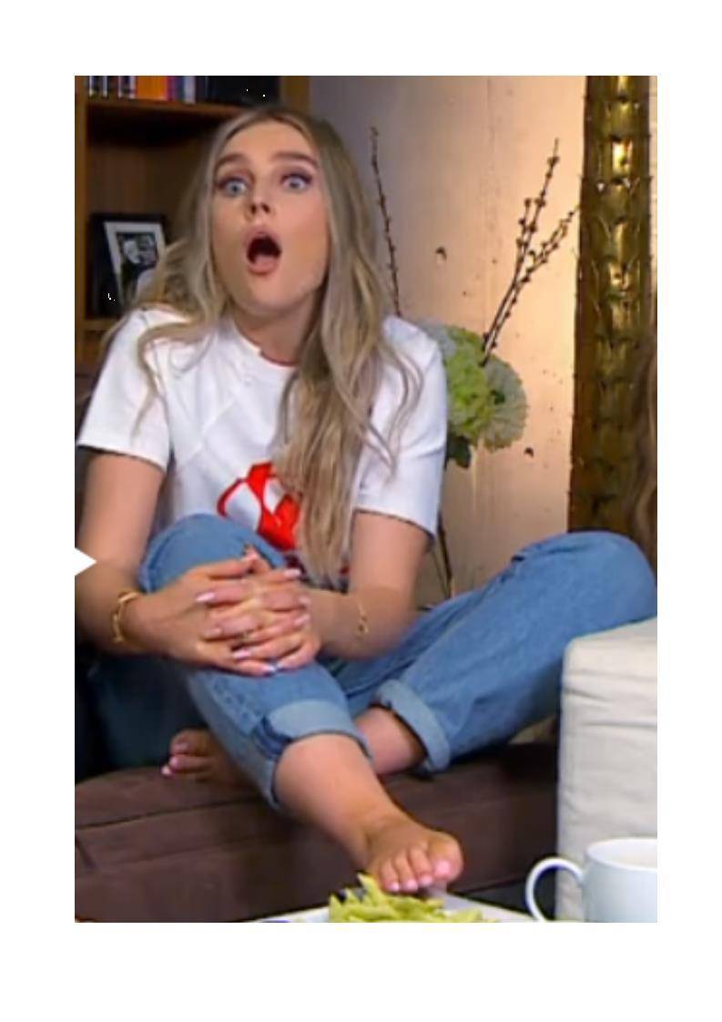 perrie edwards feet 3