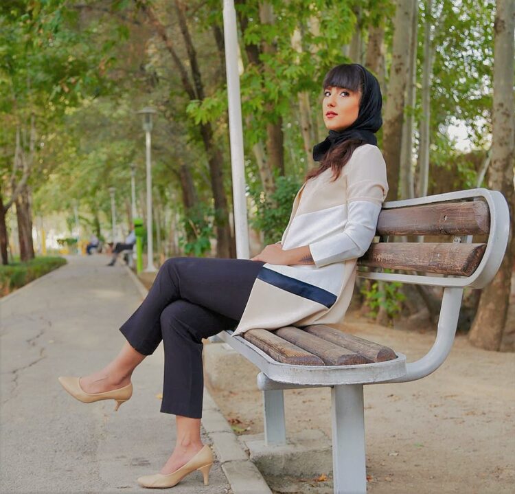 persia holder feet 4