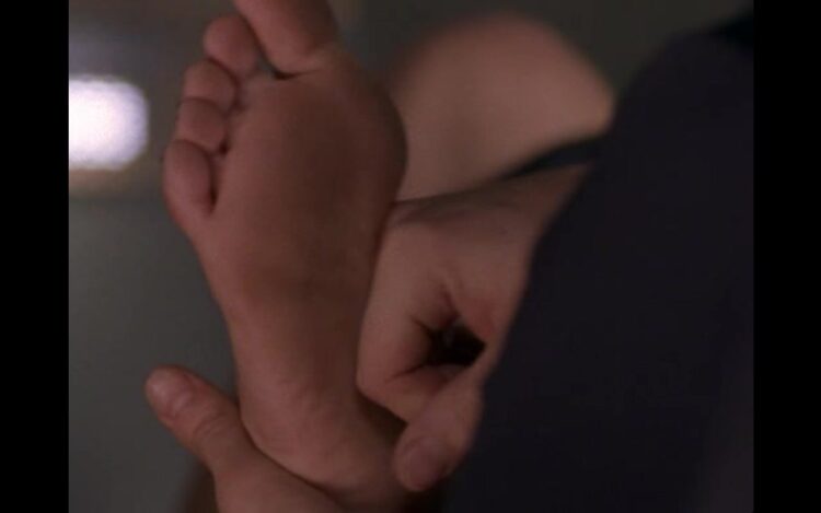 peta wilson feet 5