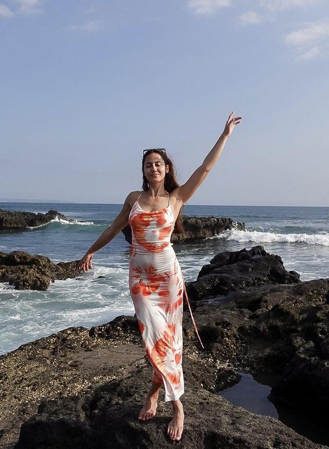 pevita pearce feet 6