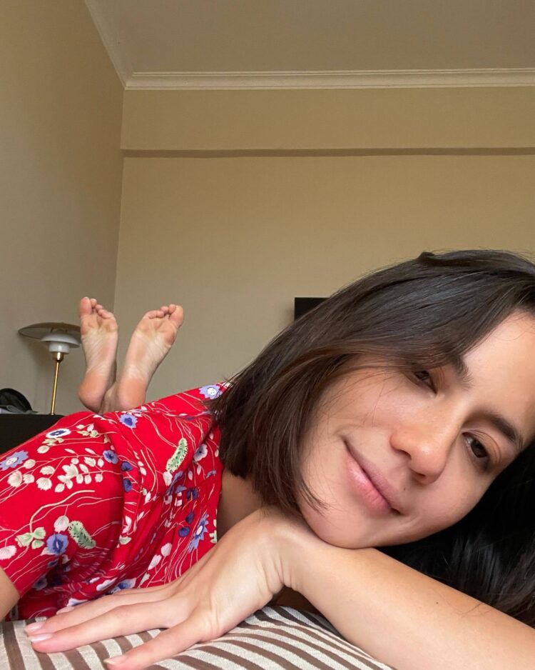 pevita pearce feet
