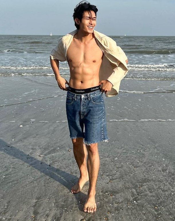 phakphum romsaithong feet 1