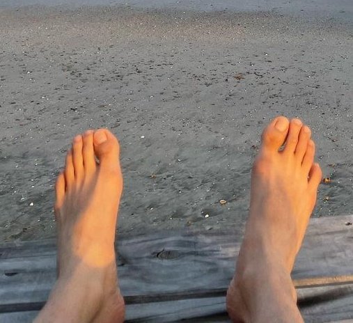 phakphum romsaithong feet