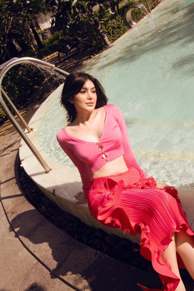 phan anh ngoc feet 6