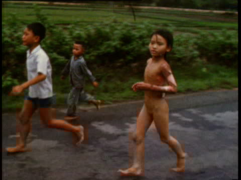 phan thi kim phuc feet 2