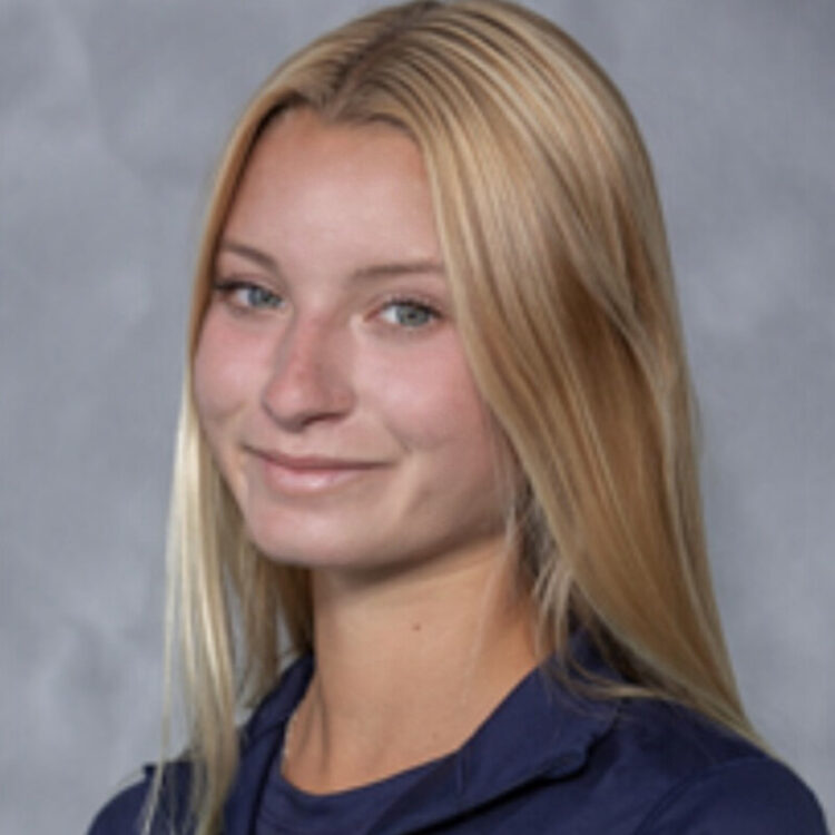 phitchapha kantapitchayathorn feet 5