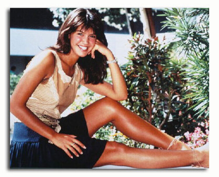 phoebe cates feet 5