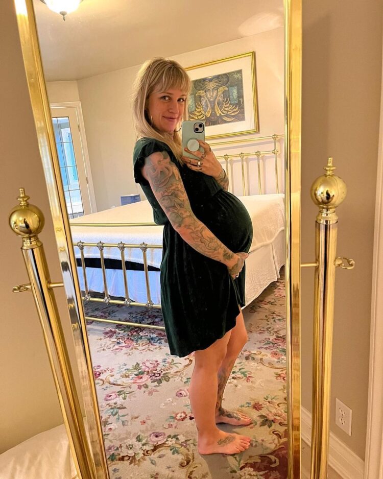 phoebe dykstra feet 3