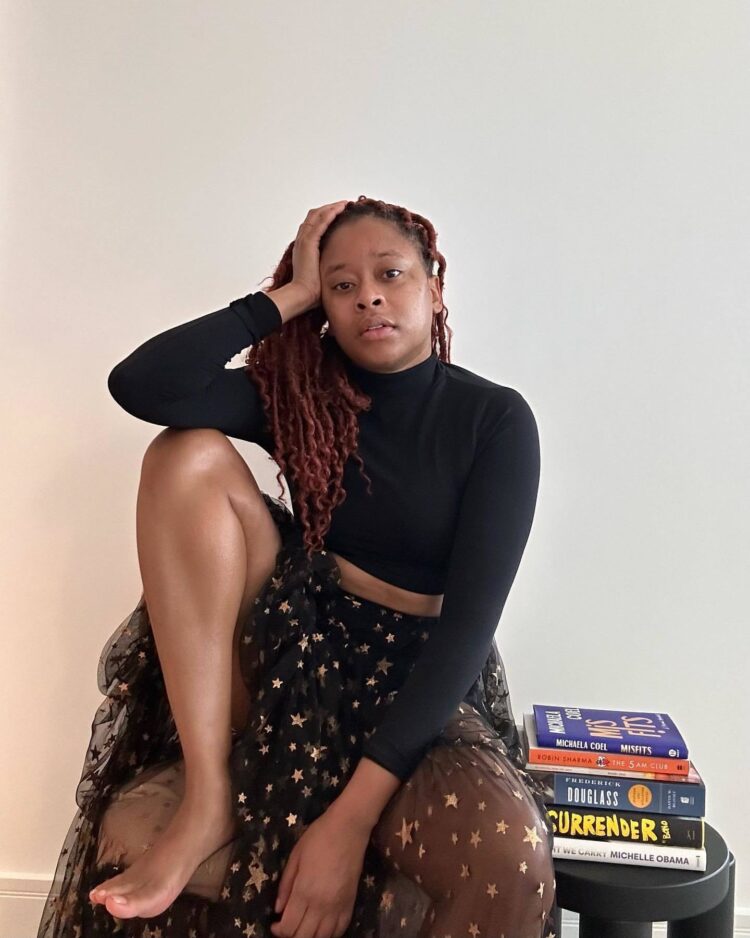 phoebe robinson feet 6