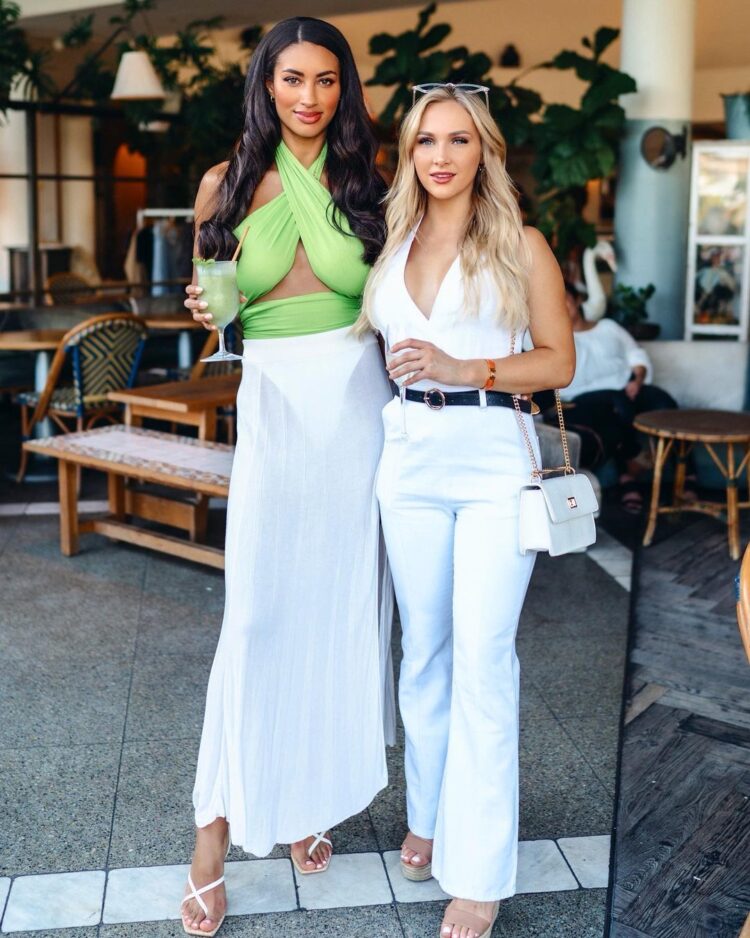 phoebe thompson feet 6