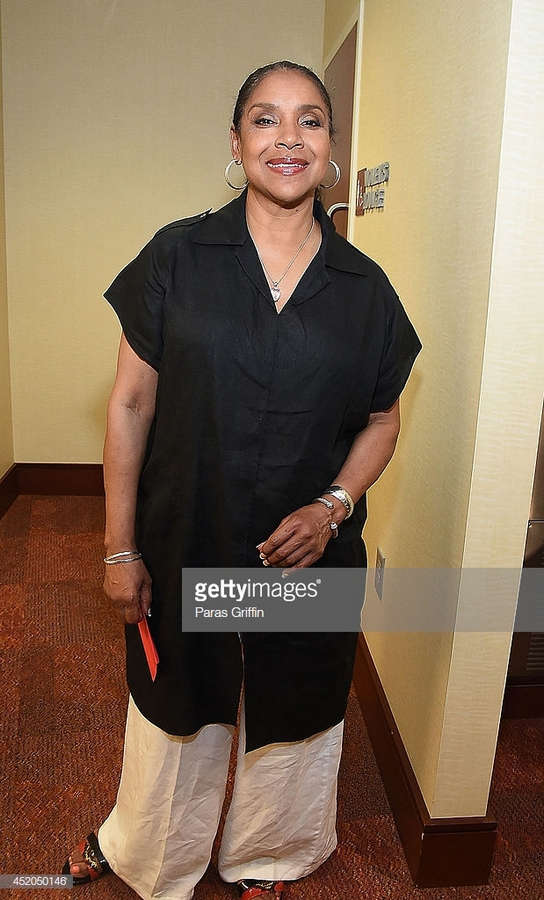 phylicia rashad feet 6