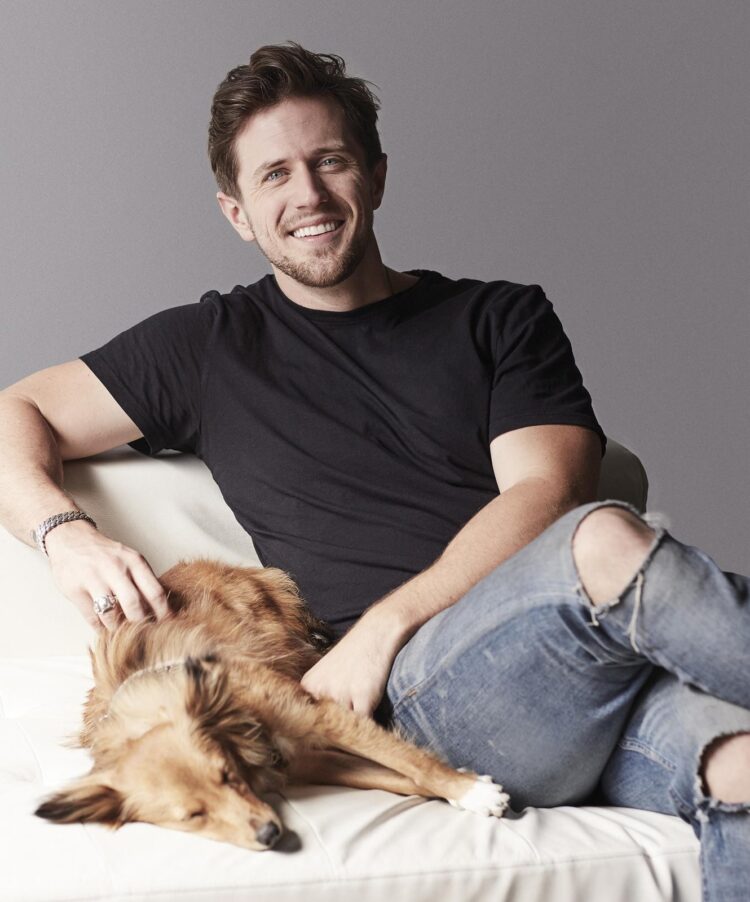 pierce brown feet 4